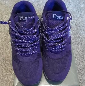 Retro Etonic Sneakers.